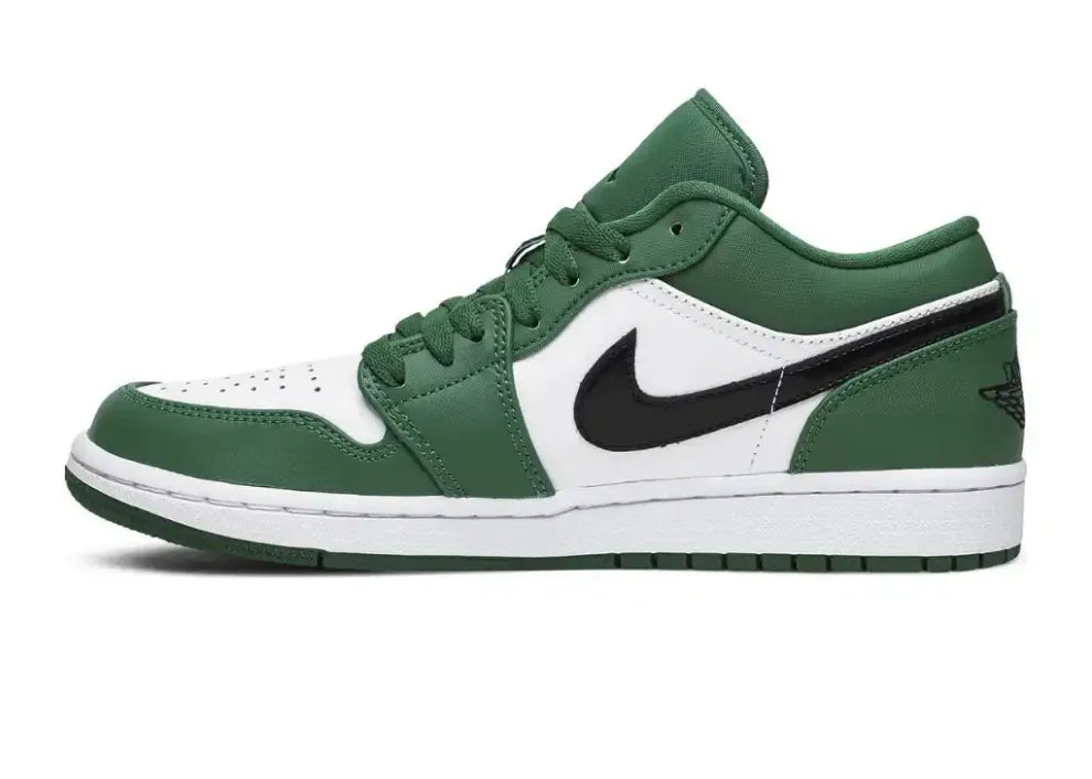 Nike Air Jordan 1 Low OG ‘Pine Green’.