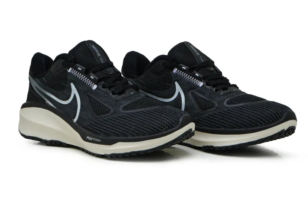 Nike Vomero 17 Black/White