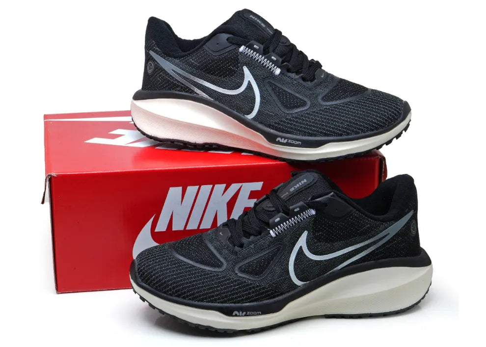 Nike Vomero 17 Black/White