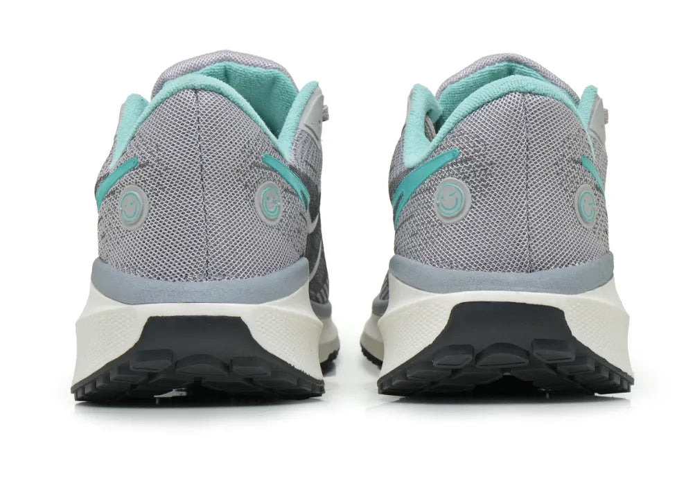 Nike Vomero 17 Gray
